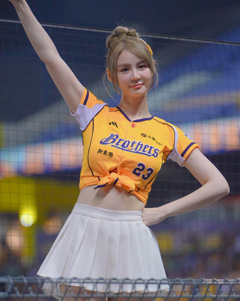 CT AMAZE 短今，中華職棒中信兄弟啦啦隊 Passion Sisters 成員。